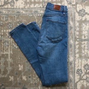 BDG Twig High Rise Jeans